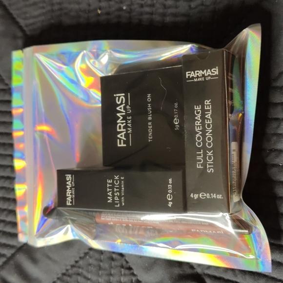 Farmasi make up combo - Picture 13 of 13